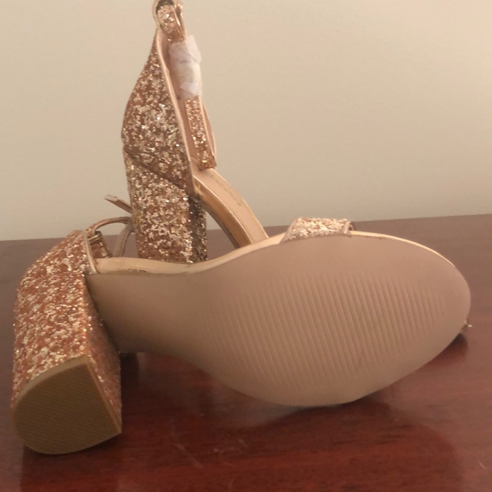 Shoes - Picture 2 of 4